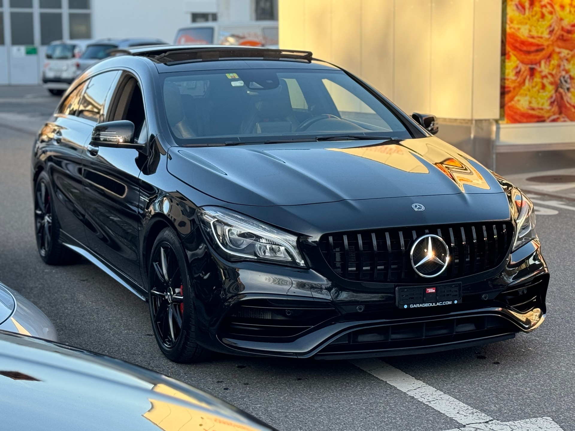 MERCEDES-BENZ CLA Shooting Brake 45 AMG 4Matic Speedshift-showroom-element-2