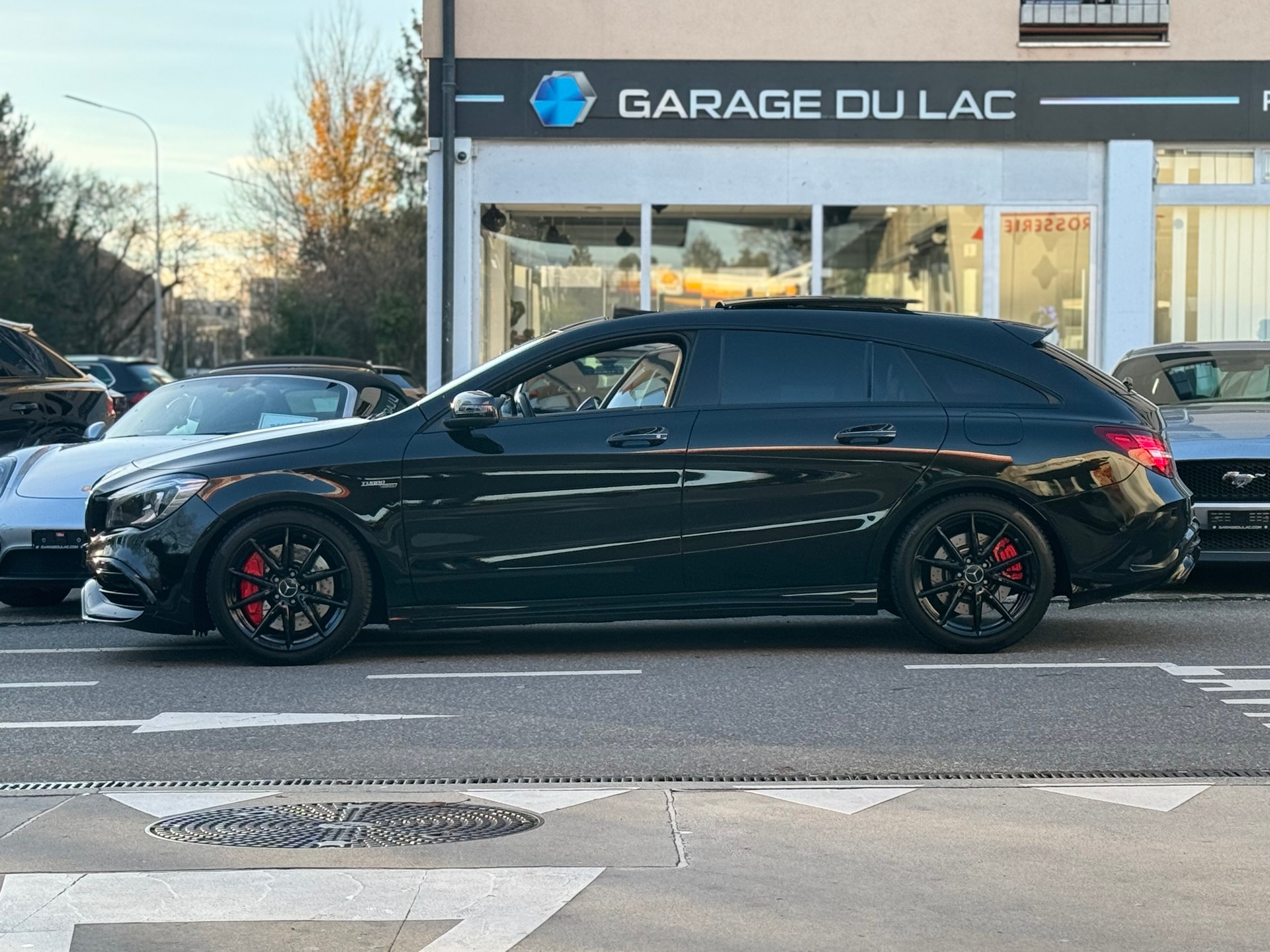 MERCEDES-BENZ CLA Shooting Brake 45 AMG 4Matic Speedshift-image-4