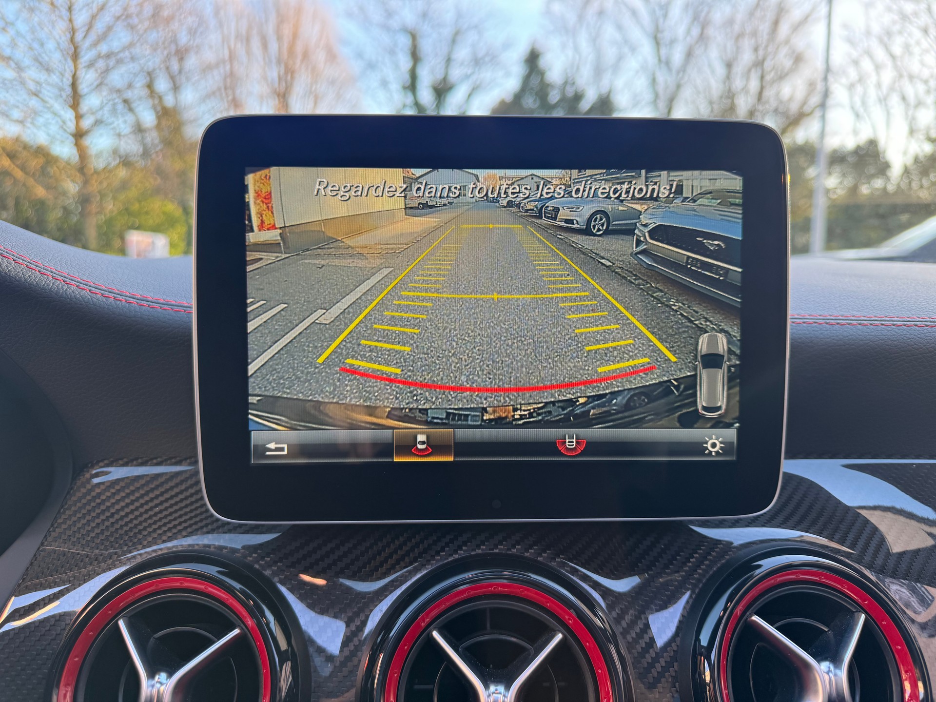 MERCEDES-BENZ CLA Shooting Brake 45 AMG 4Matic Speedshift-image-23