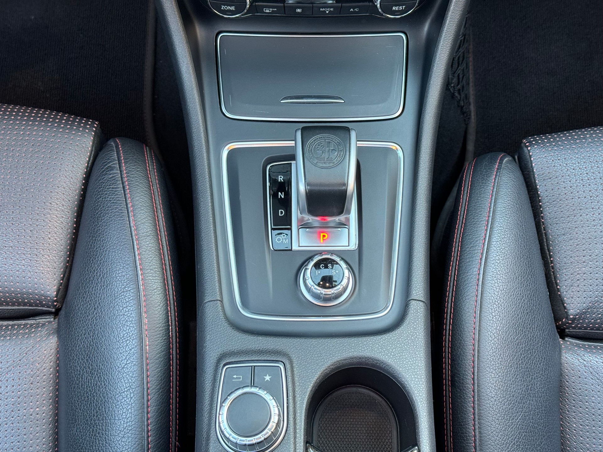 MERCEDES-BENZ CLA Shooting Brake 45 AMG 4Matic Speedshift-image-26