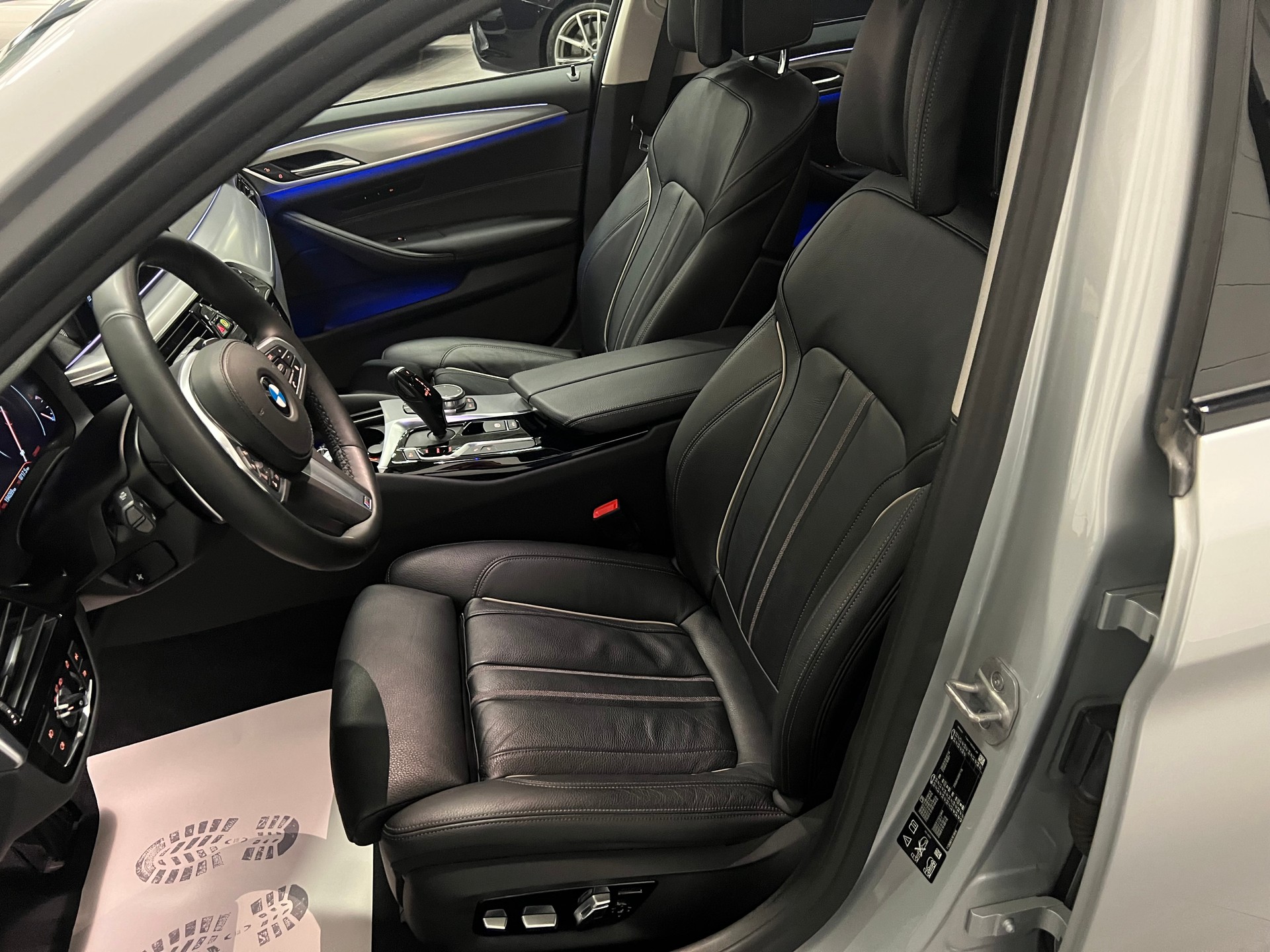 BMW 520d xDrive Touring Sport Line Steptronic-image-17