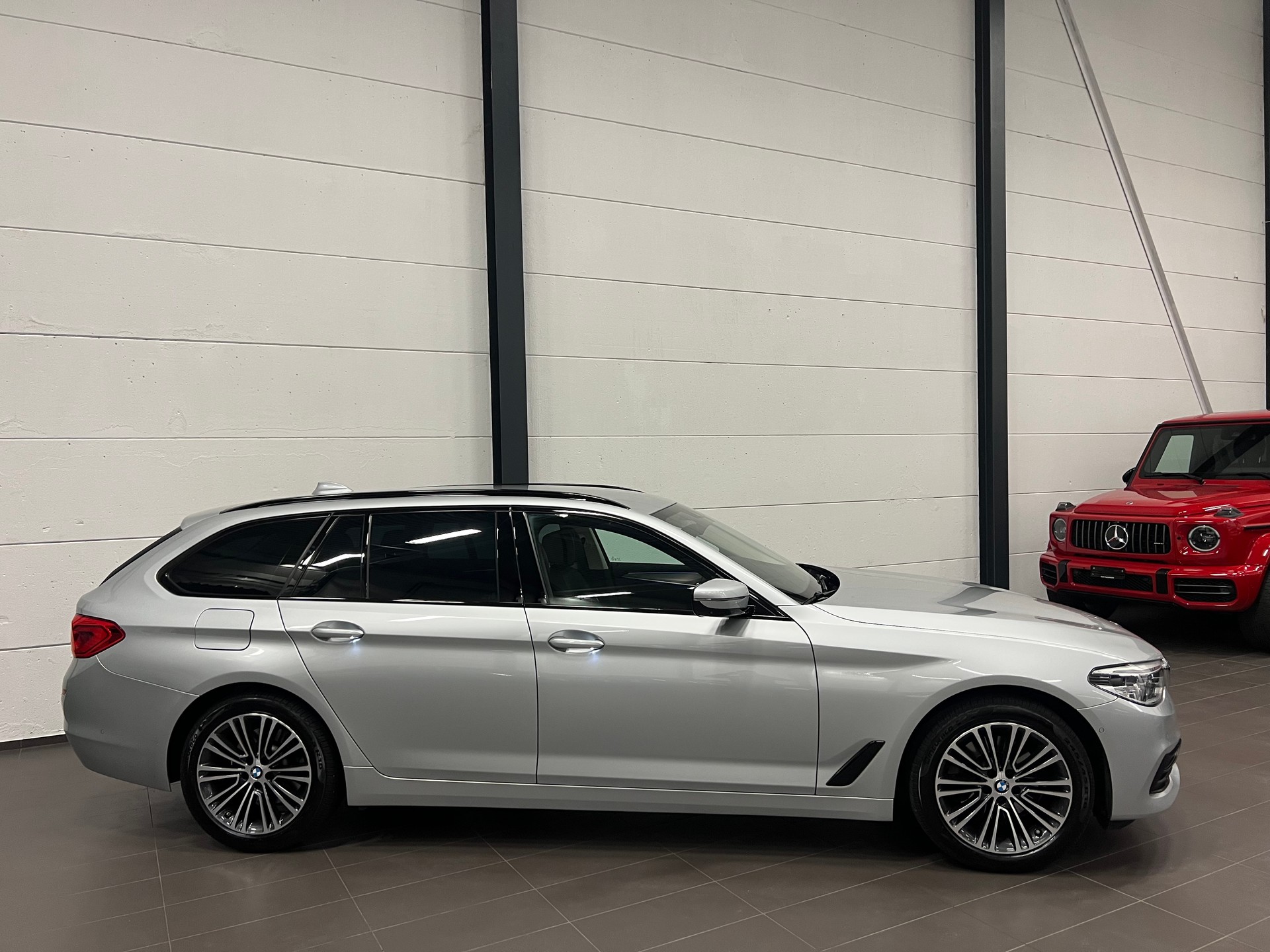 BMW 520d xDrive Touring Sport Line Steptronic-image-5