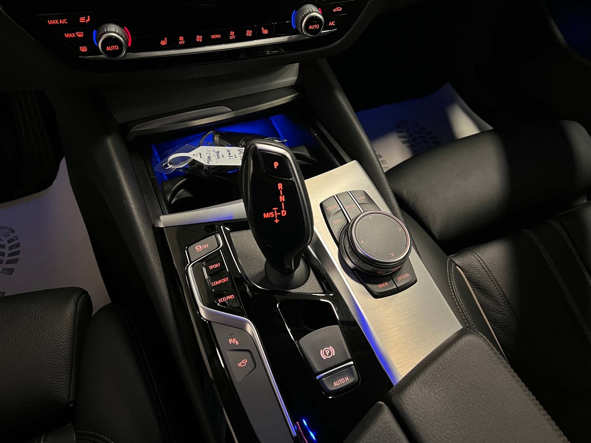 BMW 520d xDrive Touring Sport Line Steptronic-image-26