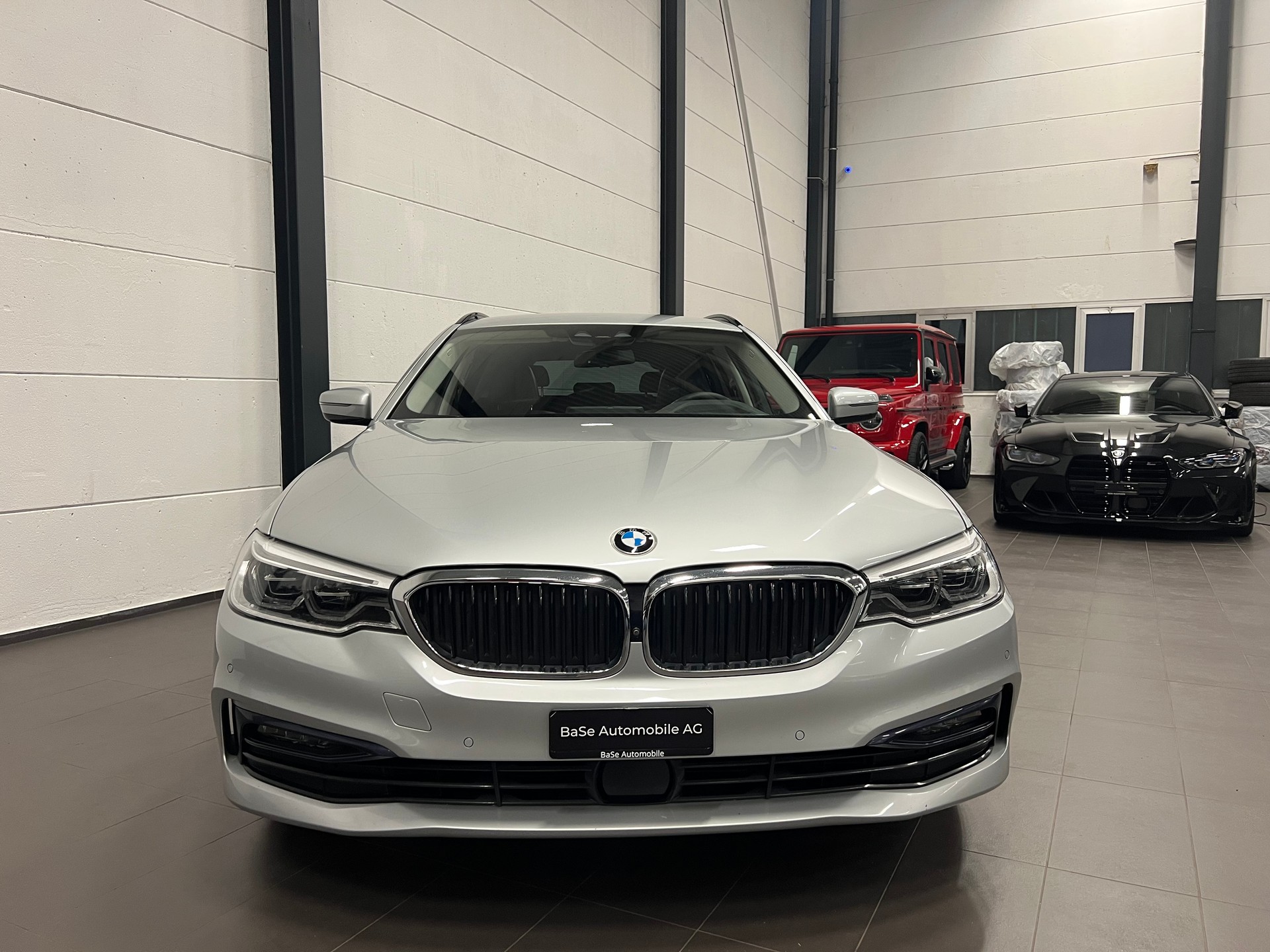 BMW 520d xDrive Touring Sport Line Steptronic-image-6