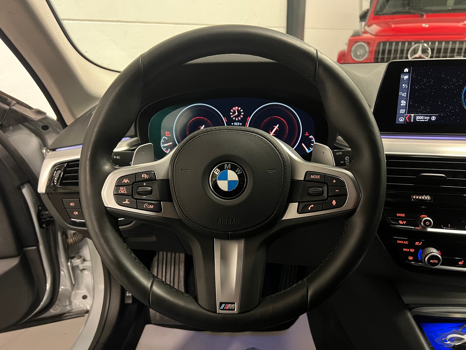 BMW 520d xDrive Touring Sport Line Steptronic-image-24