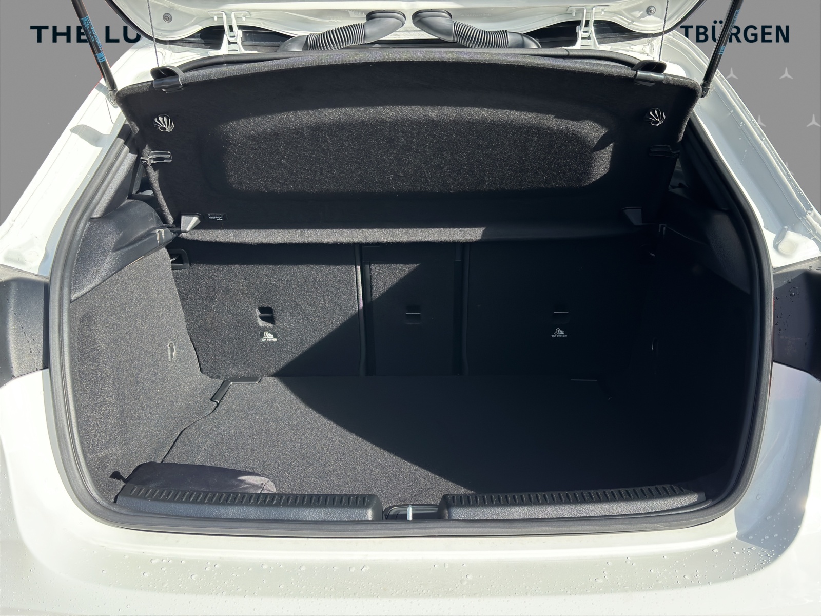 MERCEDES-BENZ A 180 AMG Line 7G-DCT-image-13