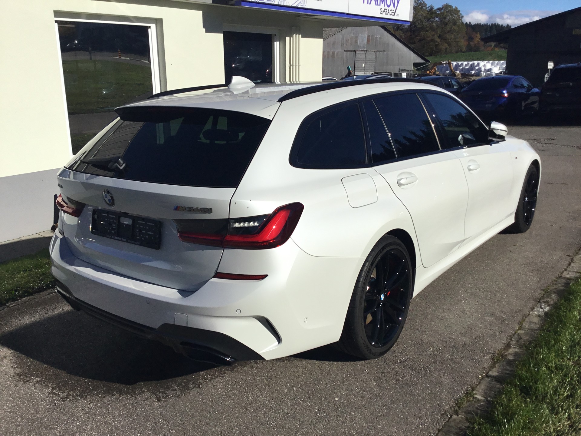BMW M340i xDrive 48V Touring Steptronic-image-4