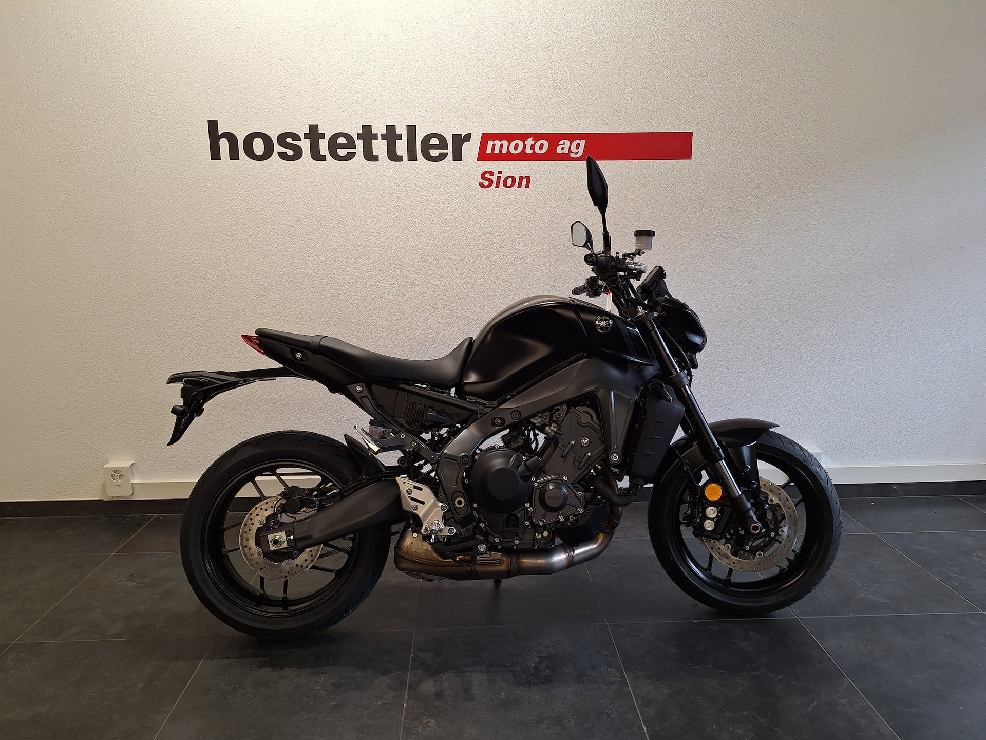 YAMAHA MT-09-showroom-element-1