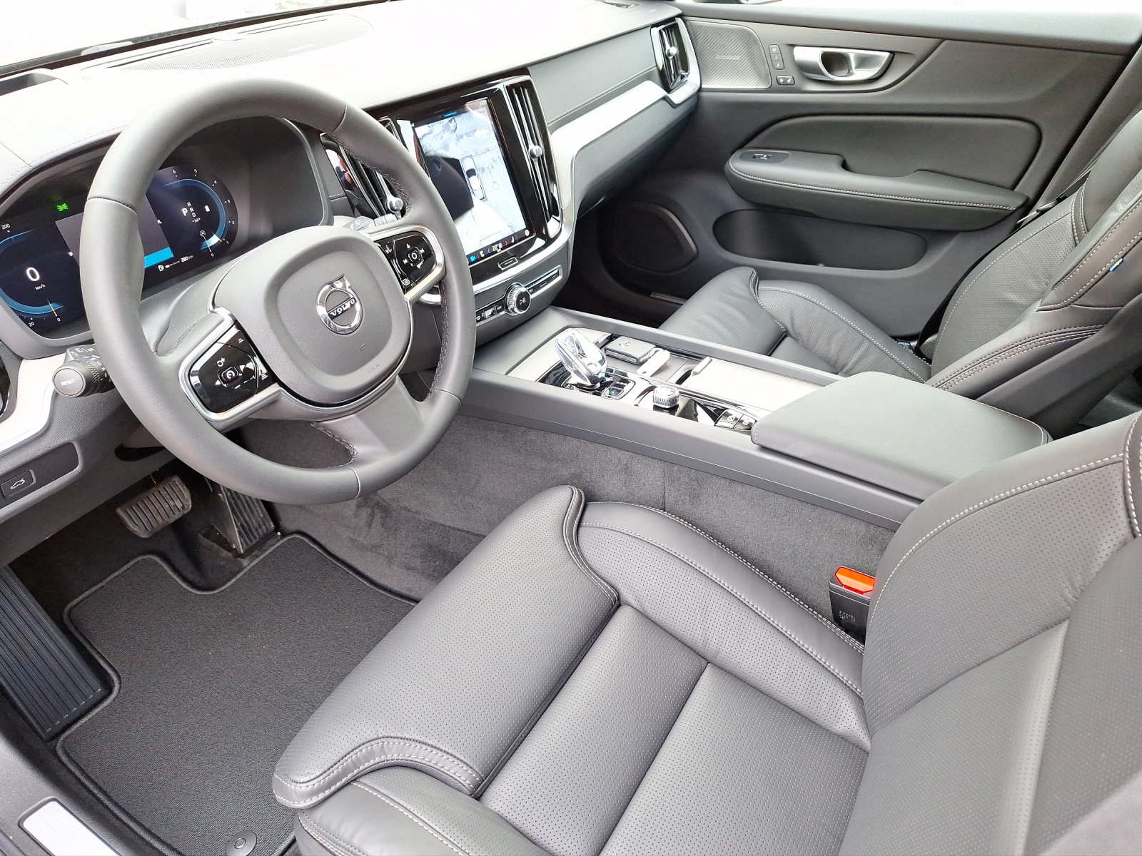 VOLVO V60 Cross Country 2.0 B4 Ultimate AWD-image-8