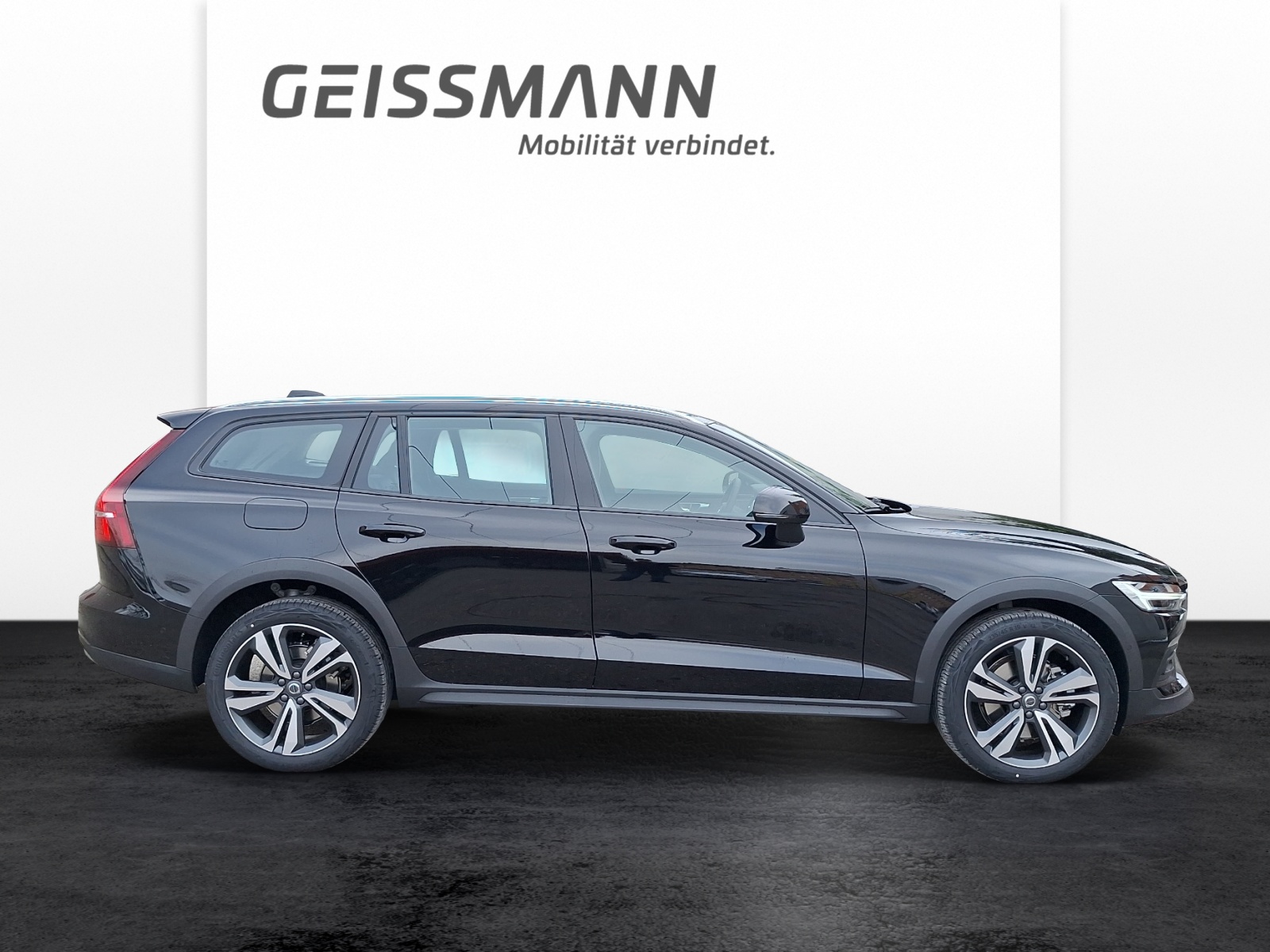 VOLVO V60 Cross Country 2.0 B4 Ultimate AWD-image-3