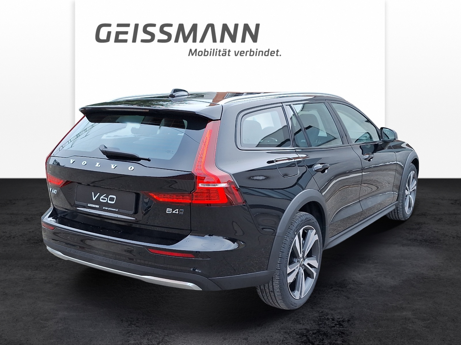 VOLVO V60 Cross Country 2.0 B4 Ultimate AWD-image-4
