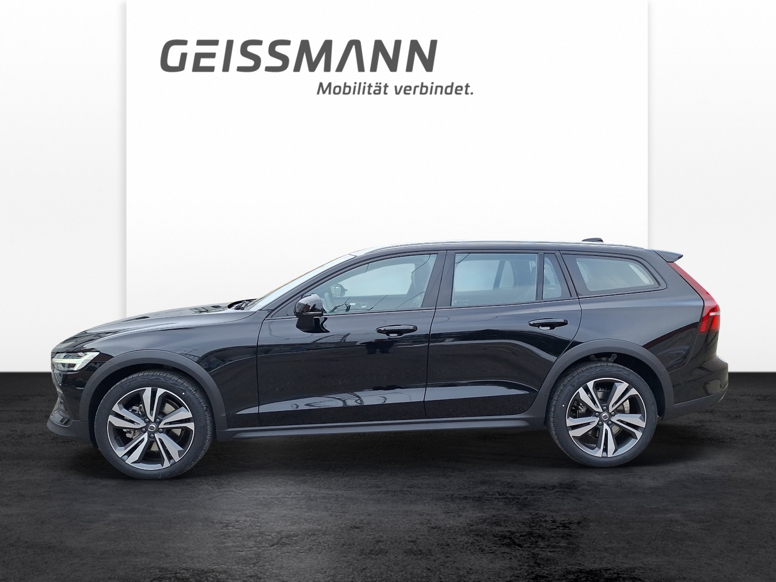 VOLVO V60 Cross Country 2.0 B4 Ultimate AWD-image-2