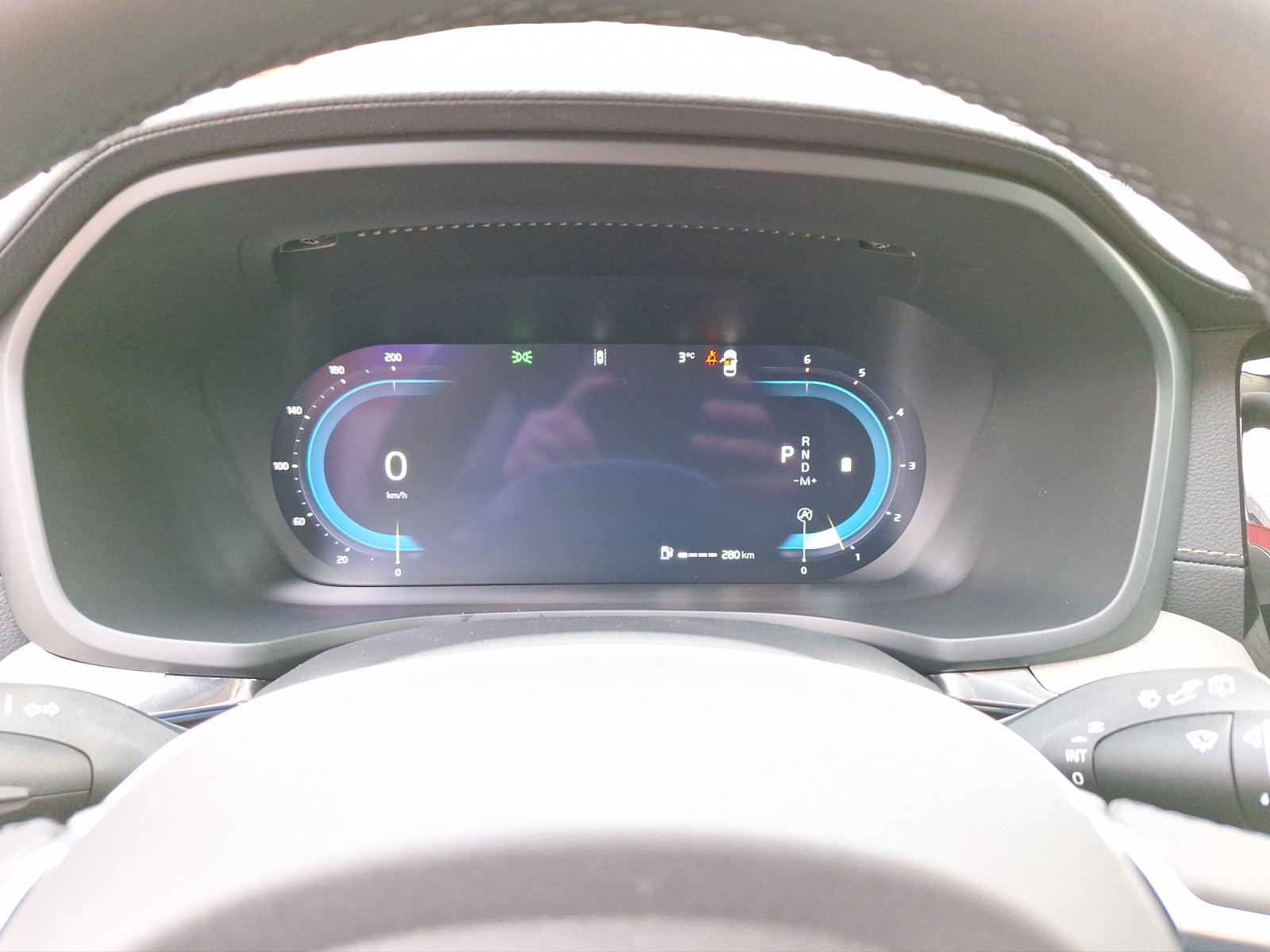 VOLVO V60 Cross Country 2.0 B4 Ultimate AWD-image-19