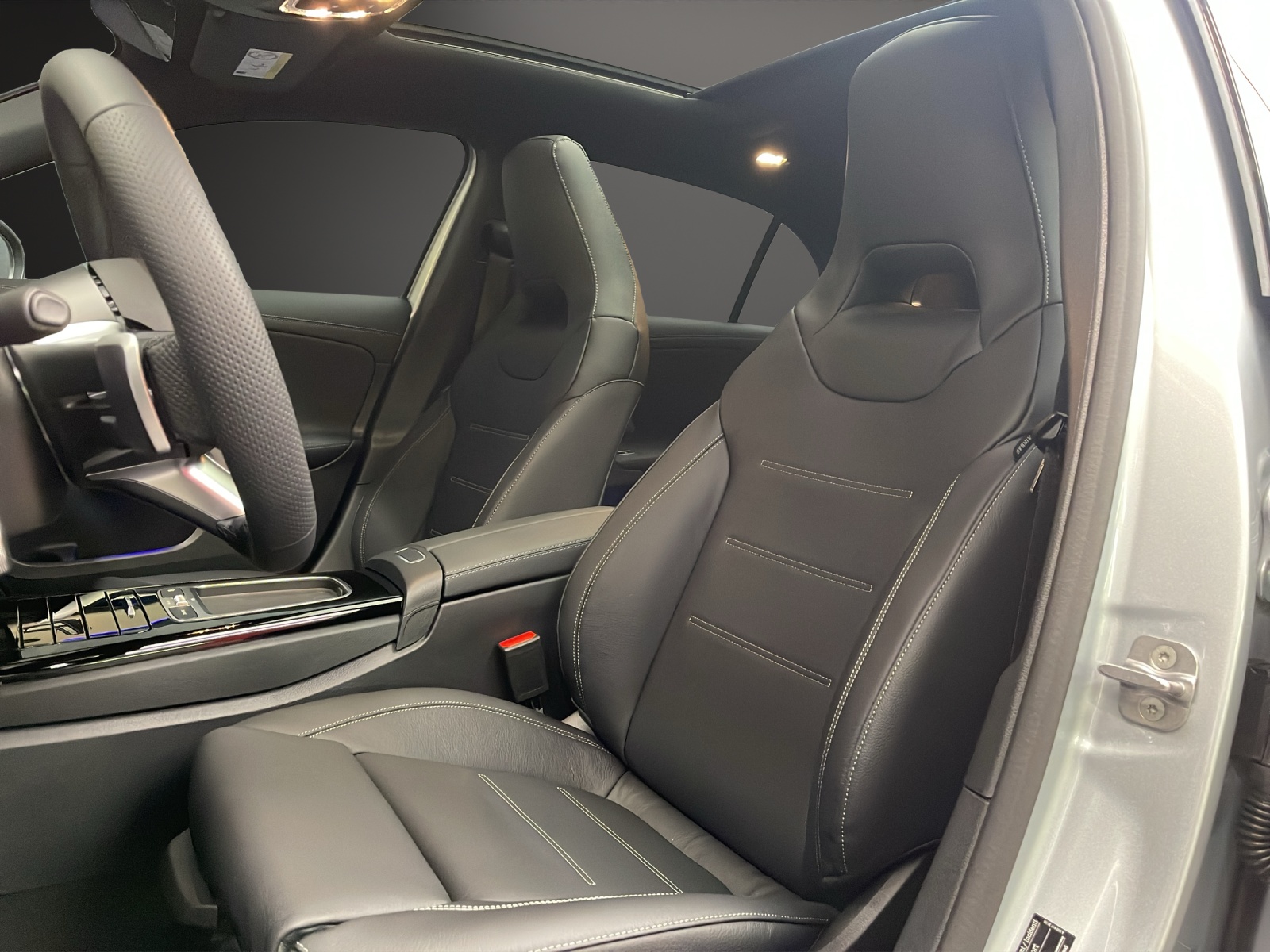 MERCEDES-BENZ A 250 4Matic 8G-DCT-image-8