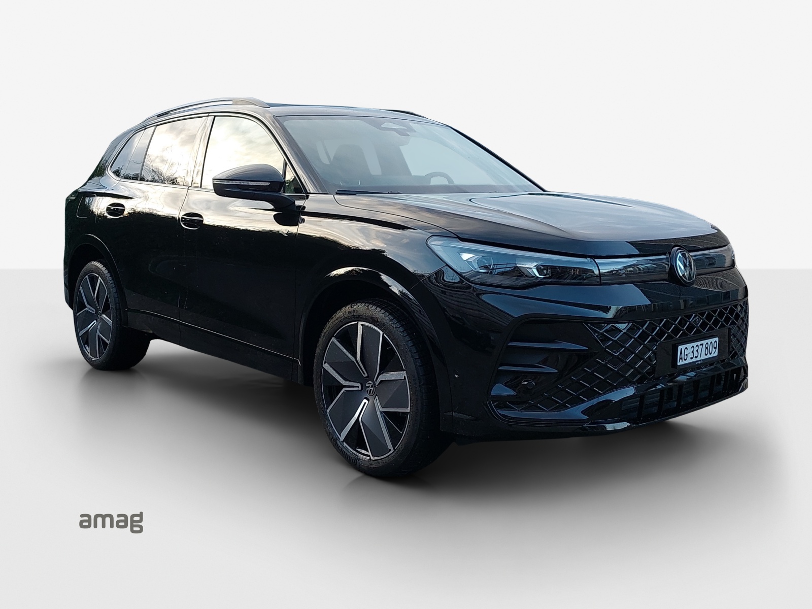 VW Tiguan 2.0 TSI DSG R-Line 4Motion-image-5