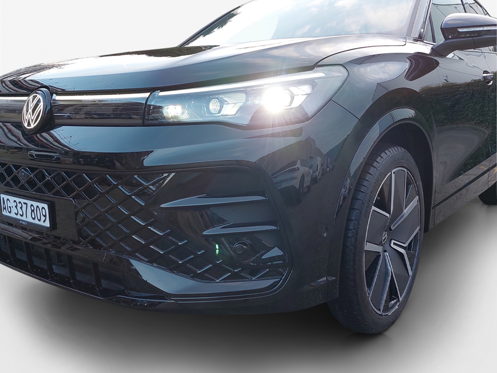 VW Tiguan 2.0 TSI DSG R-Line 4Motion-image-15