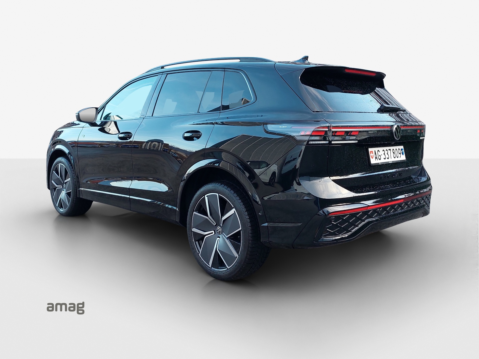 VW Tiguan 2.0 TSI DSG R-Line 4Motion-showroom-element-2