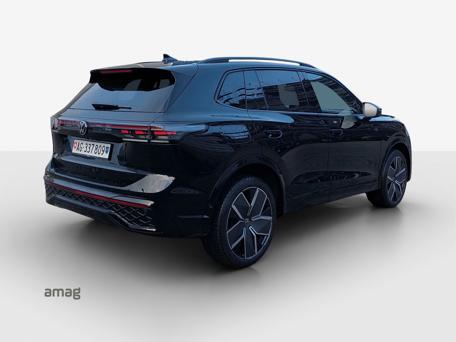 VW Tiguan 2.0 TSI DSG R-Line 4Motion-image-4