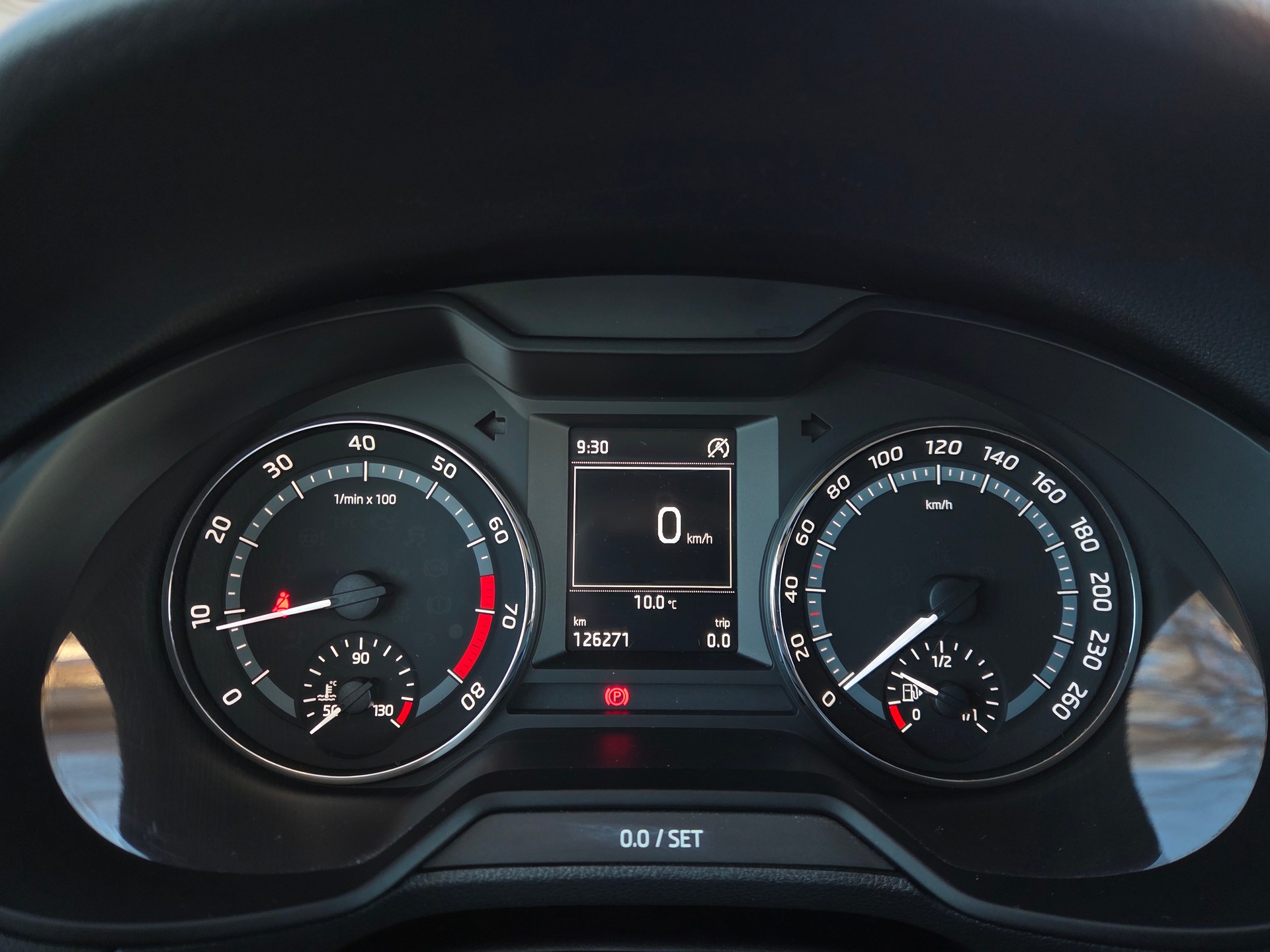 SKODA Octavia Combi 1.8 TSI Scout 4x4 DSG-image-10