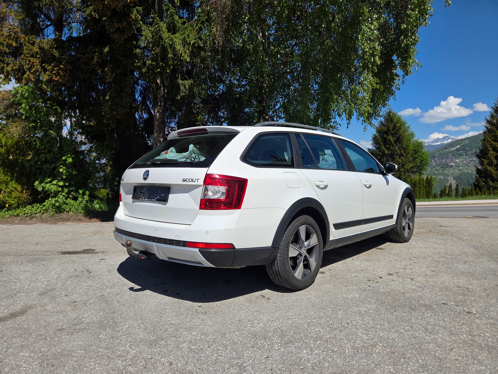 SKODA Octavia Combi 1.8 TSI Scout 4x4 DSG-image-1