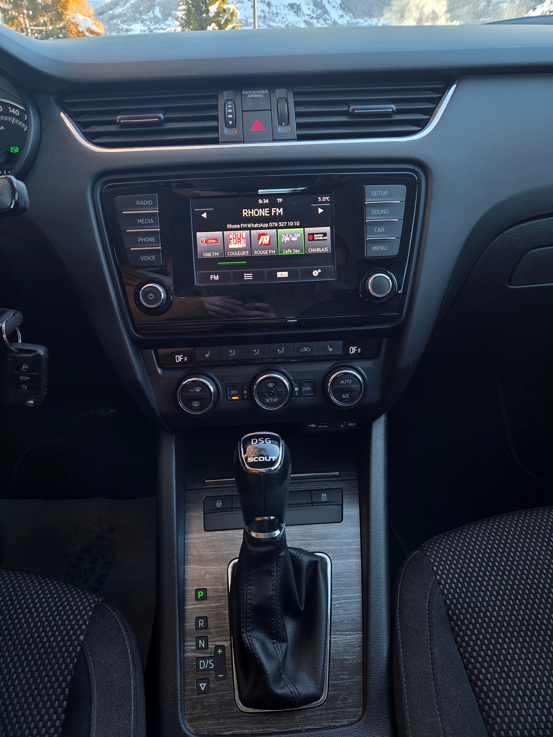 SKODA Octavia Combi 1.8 TSI Scout 4x4 DSG-image-8