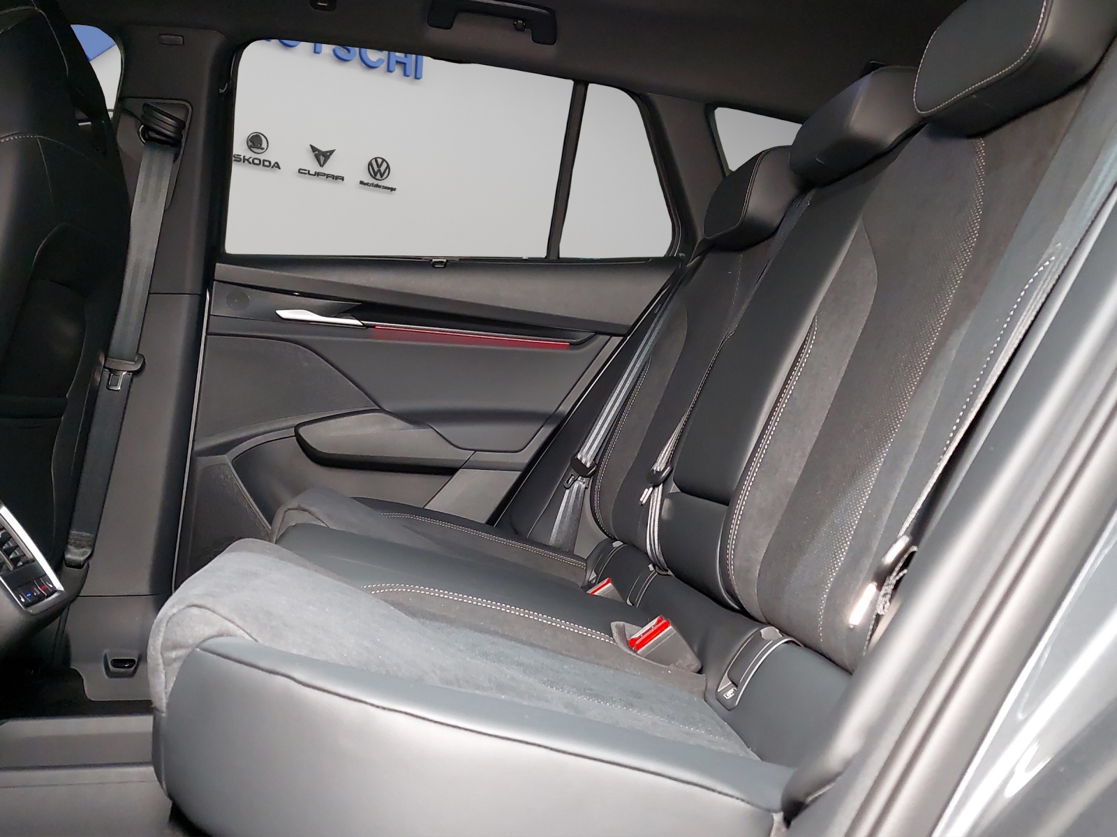 SKODA Enyaq 85x Sportline 4x4-image-8