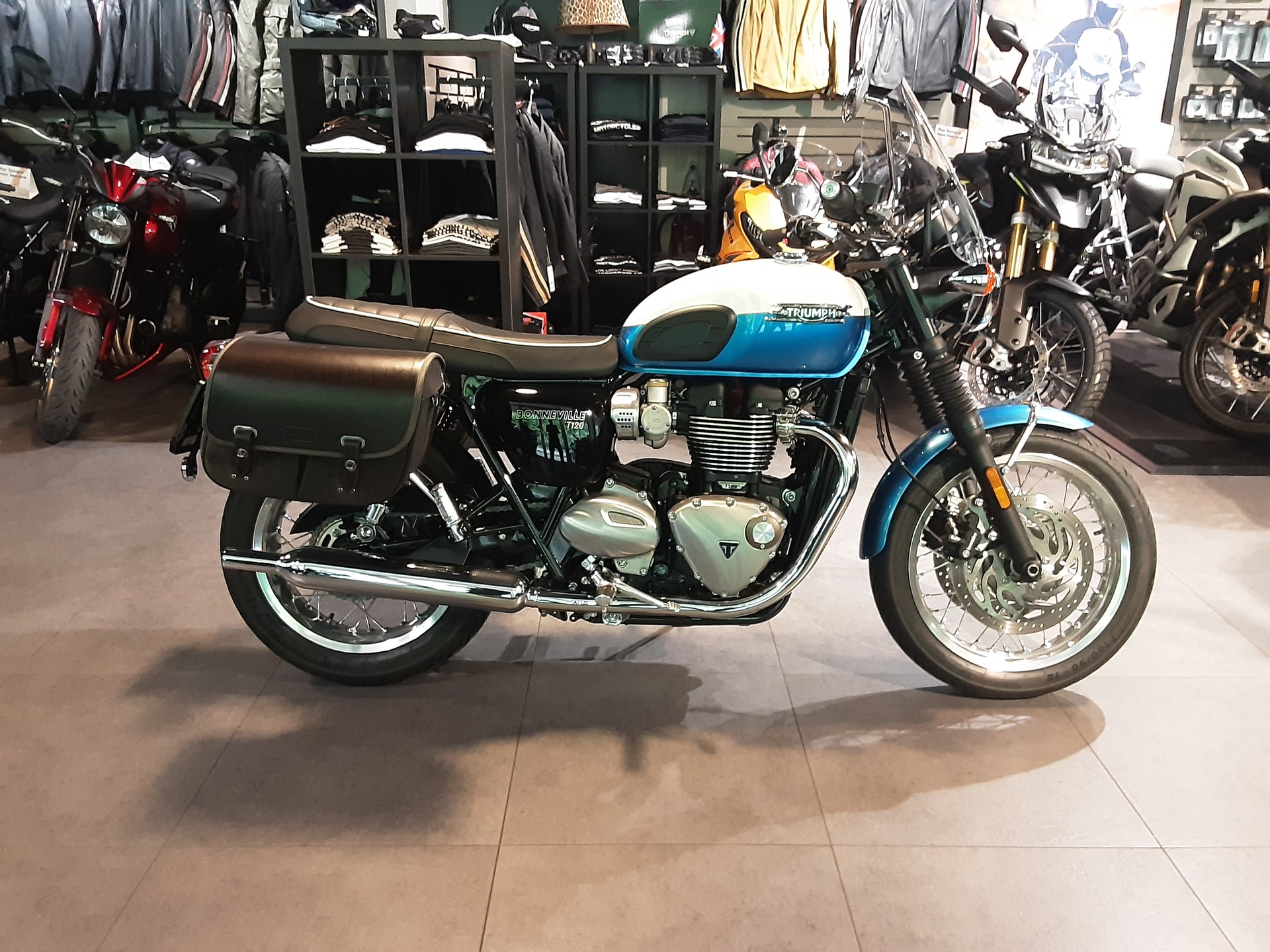 TRIUMPH Bonneville T120