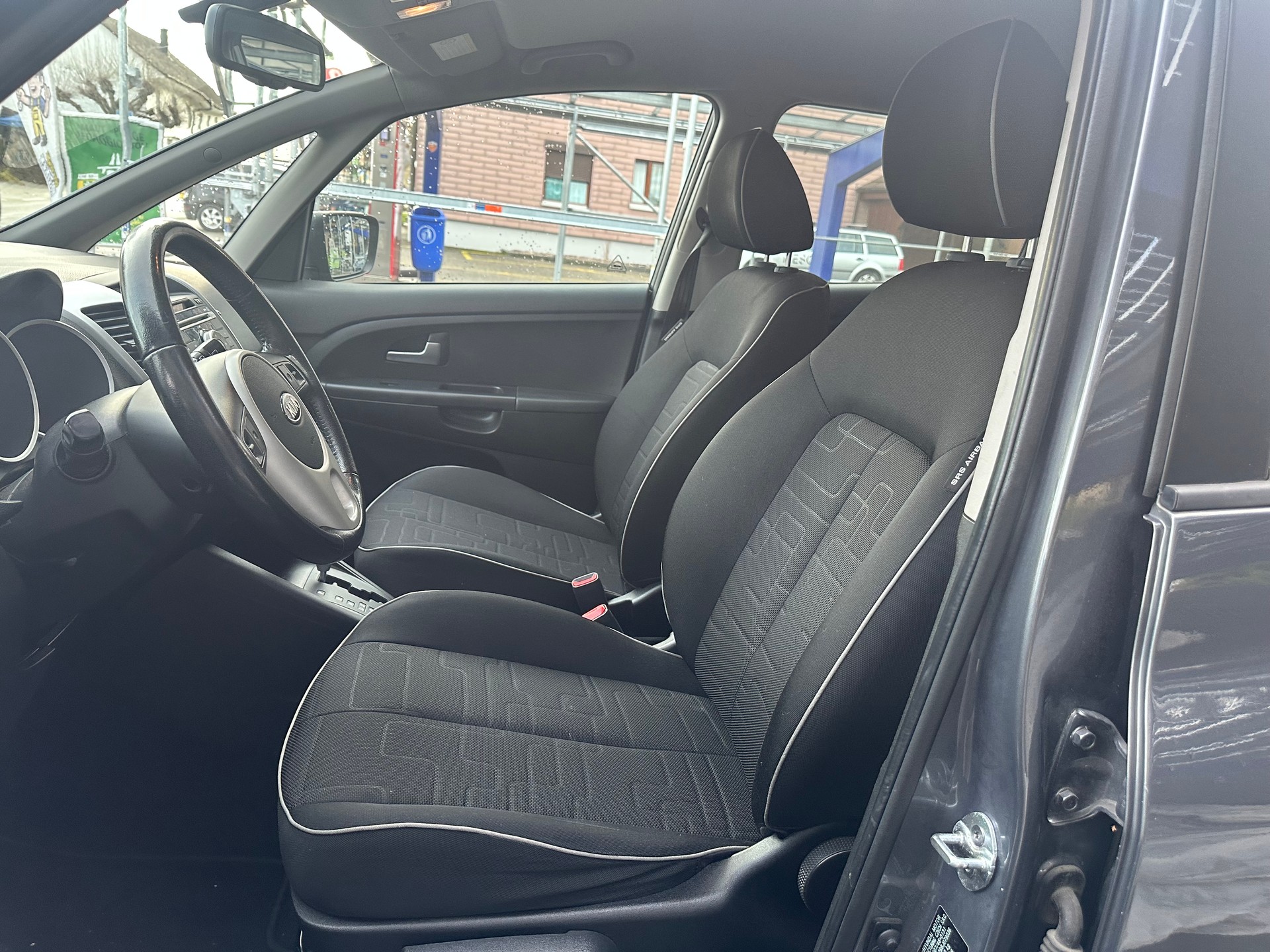 KIA Venga 1.6 CVVT _seven Automatic-image-6