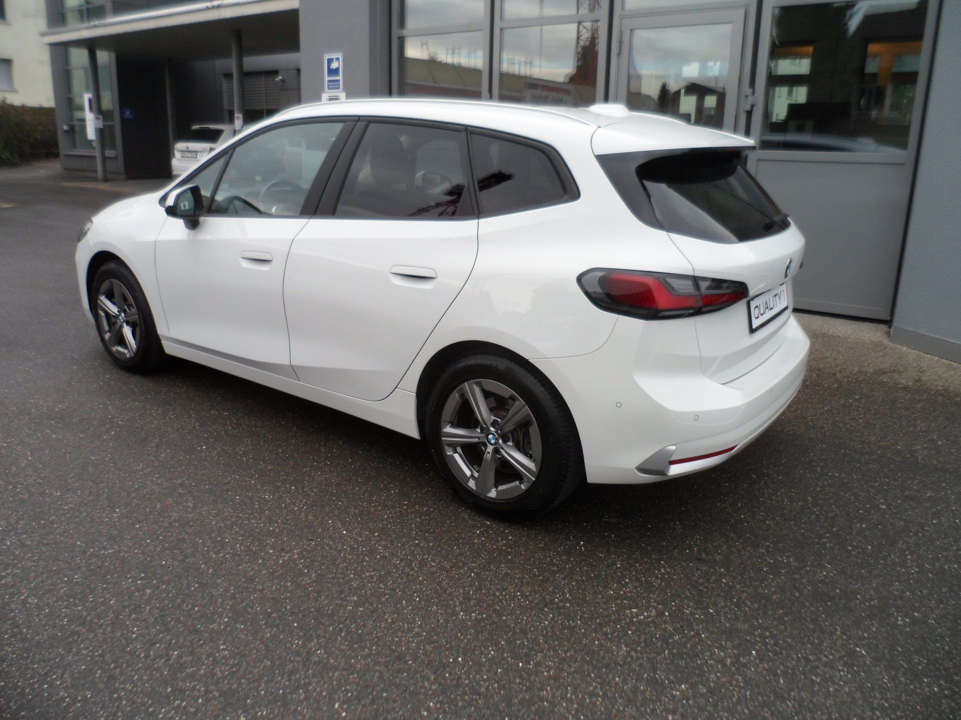 BMW 223d Active Tourer xDrive DKG-image-3