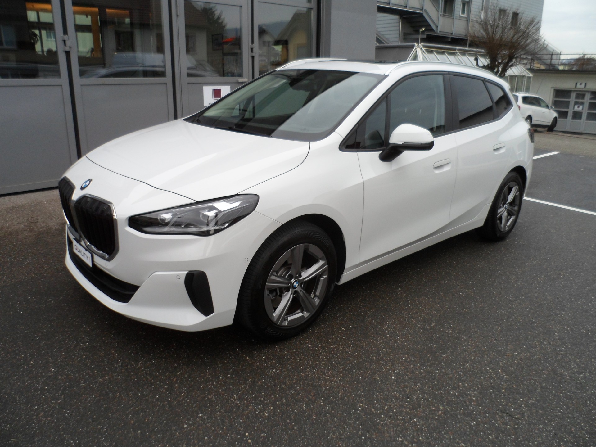 BMW 223d Active Tourer xDrive DKG-image-1