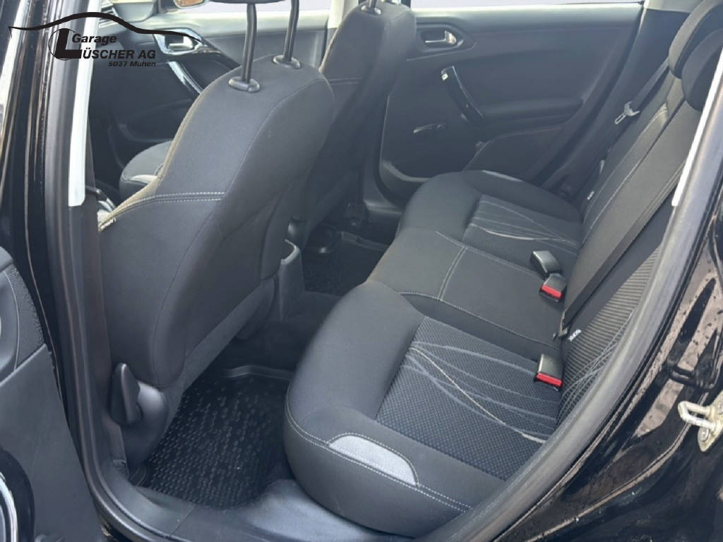 PEUGEOT 208 1.2 PureTech Active EGS S/S-image-9