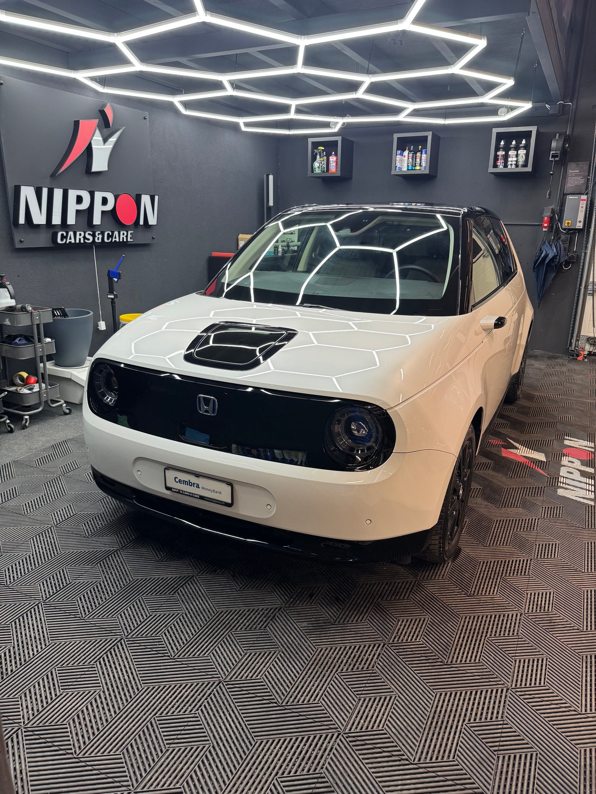 HONDA e-showroom-element-2