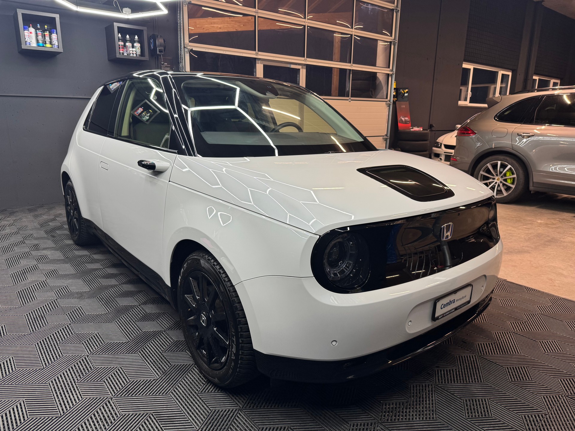 HONDA e-showroom-element-1