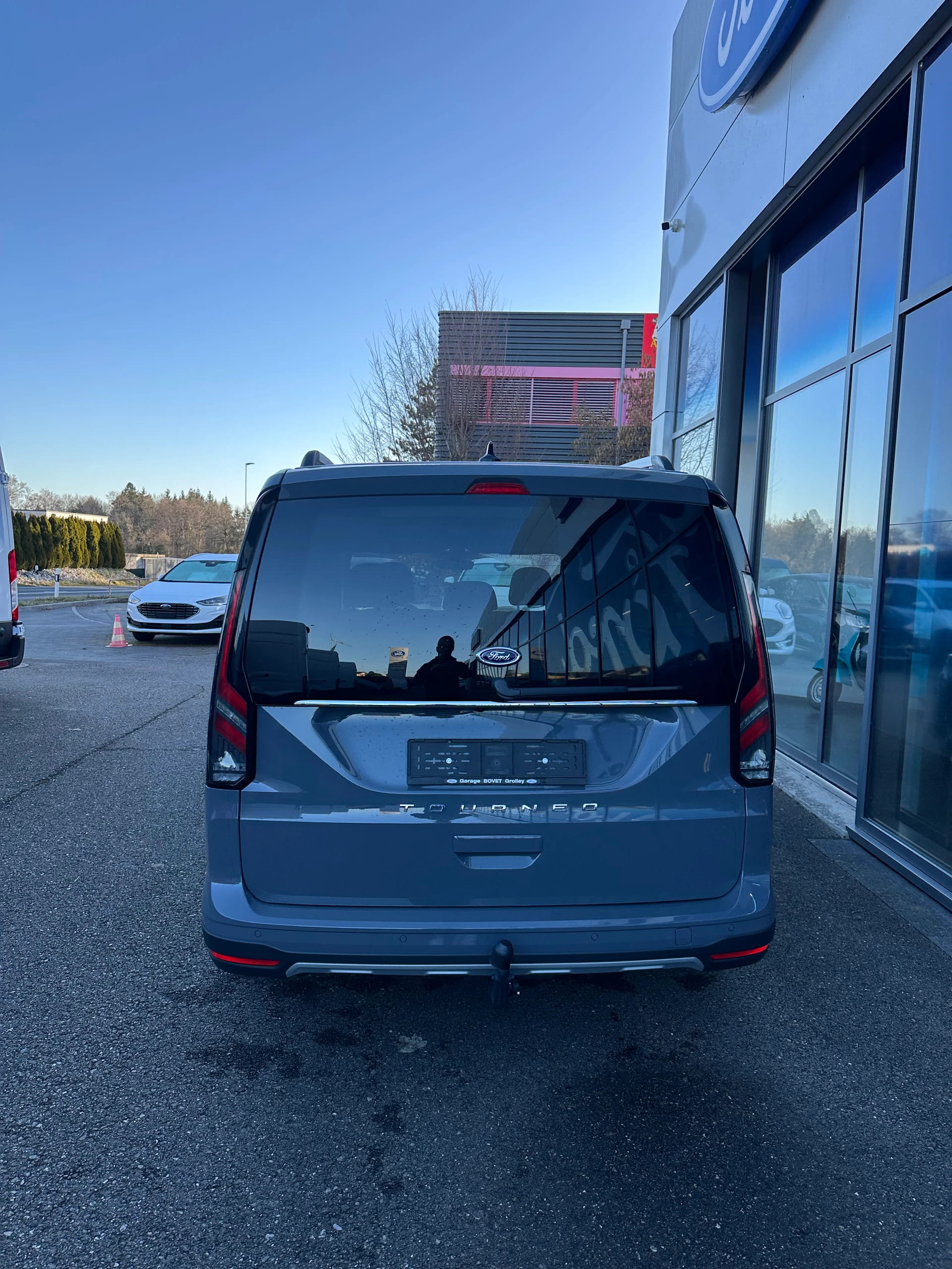 FORD TOURNEO CONNECT Grand 2.0 EcoB Active/122CV/Aut.-image-4