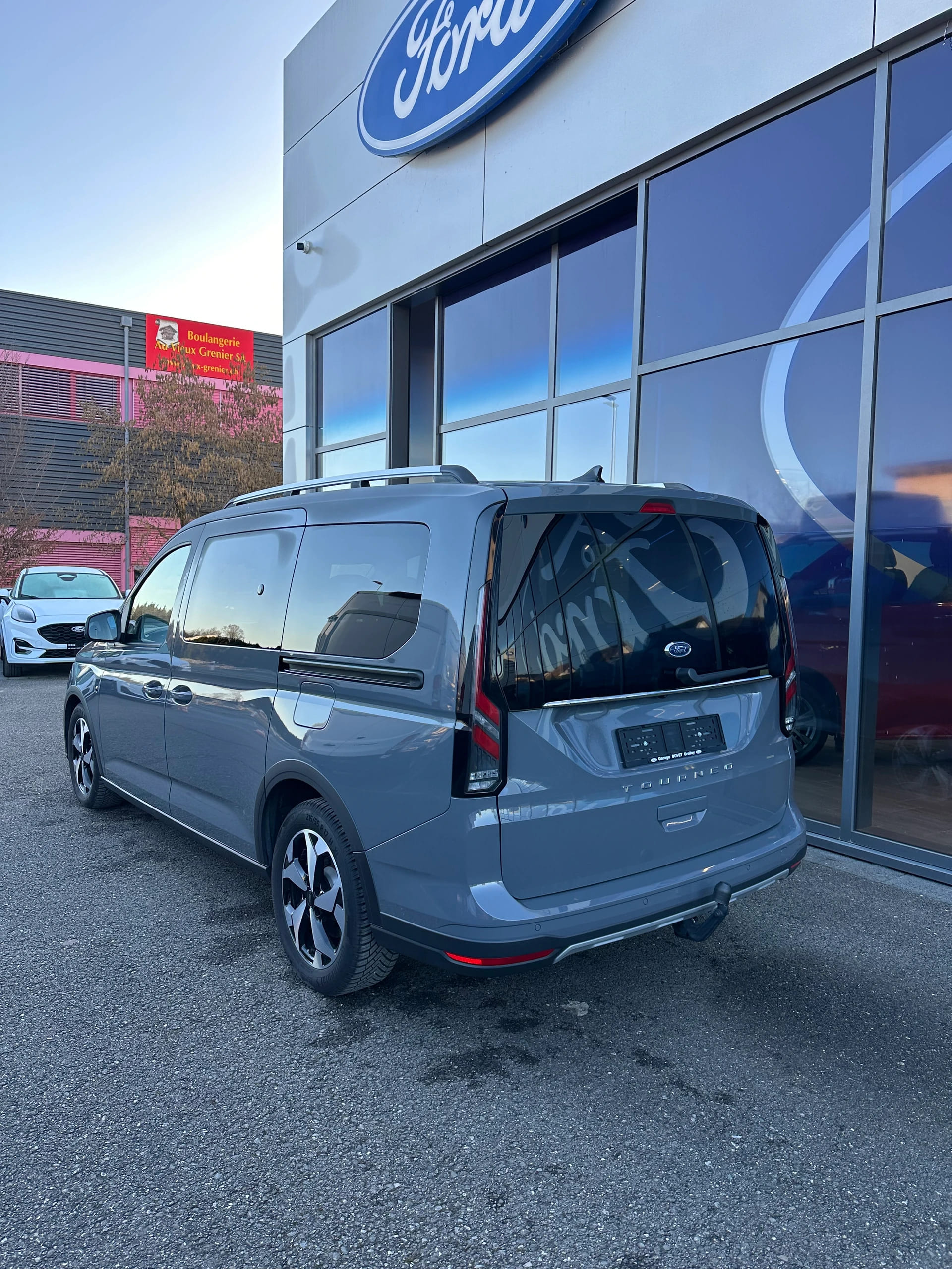 FORD TOURNEO CONNECT Grand 2.0 EcoB Active/122CV/Aut.-image-3