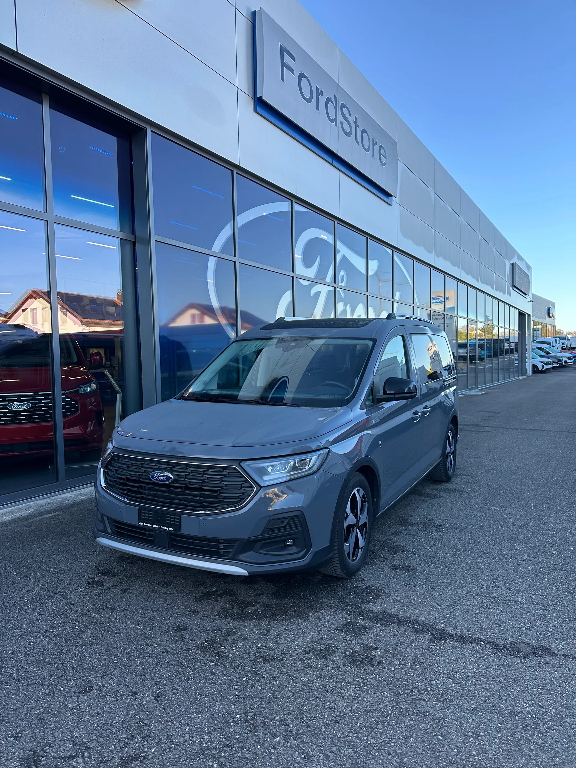 FORD TOURNEO CONNECT Grand 2.0 EcoB Active/122CV/Aut.-image-1