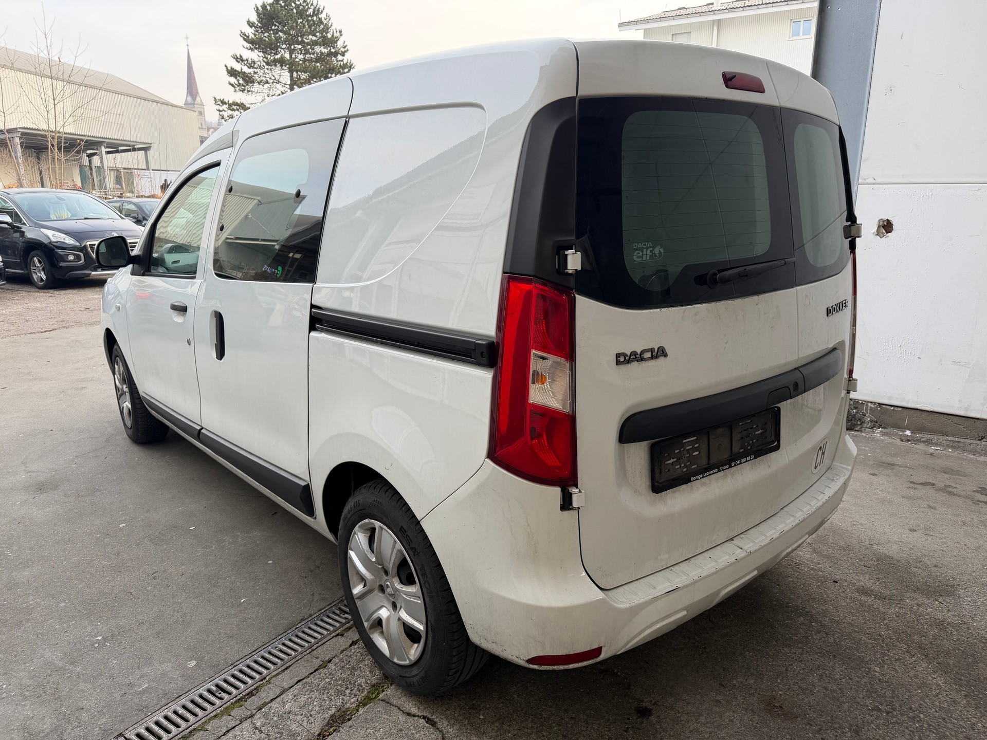DACIA Dokker Van TCe 115 S&S Ambiance+-image-5