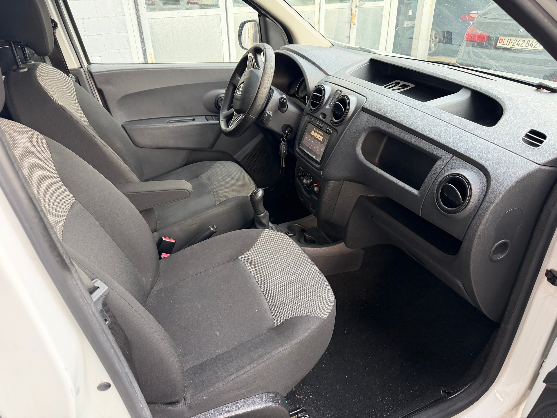 DACIA Dokker Van TCe 115 S&S Ambiance+-image-7