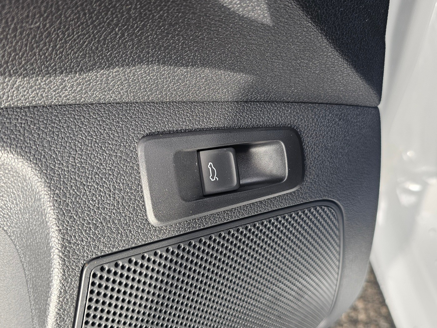 SKODA Karoq 2.0 TSI SportLine 4x4 DSG-image-17