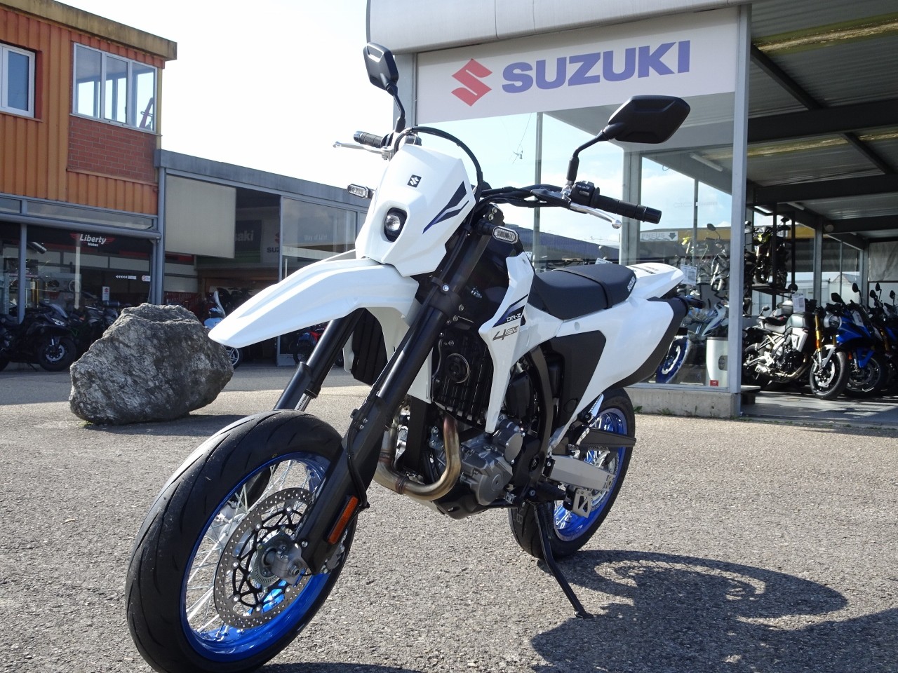 SUZUKI DR-Z 4 SM-showroom-element-3