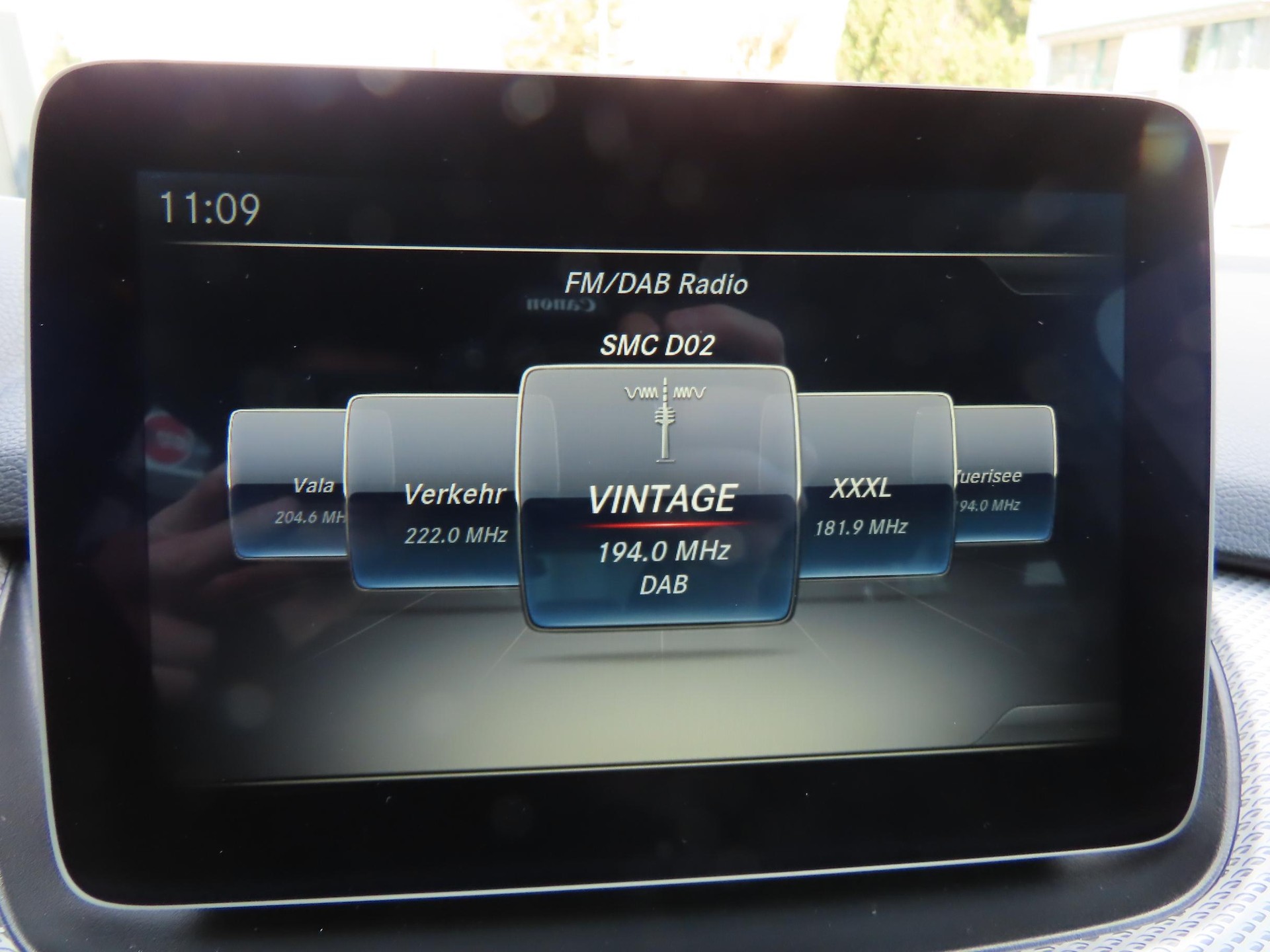 MERCEDES-BENZ B 220 d Swiss Star 4m-image-15