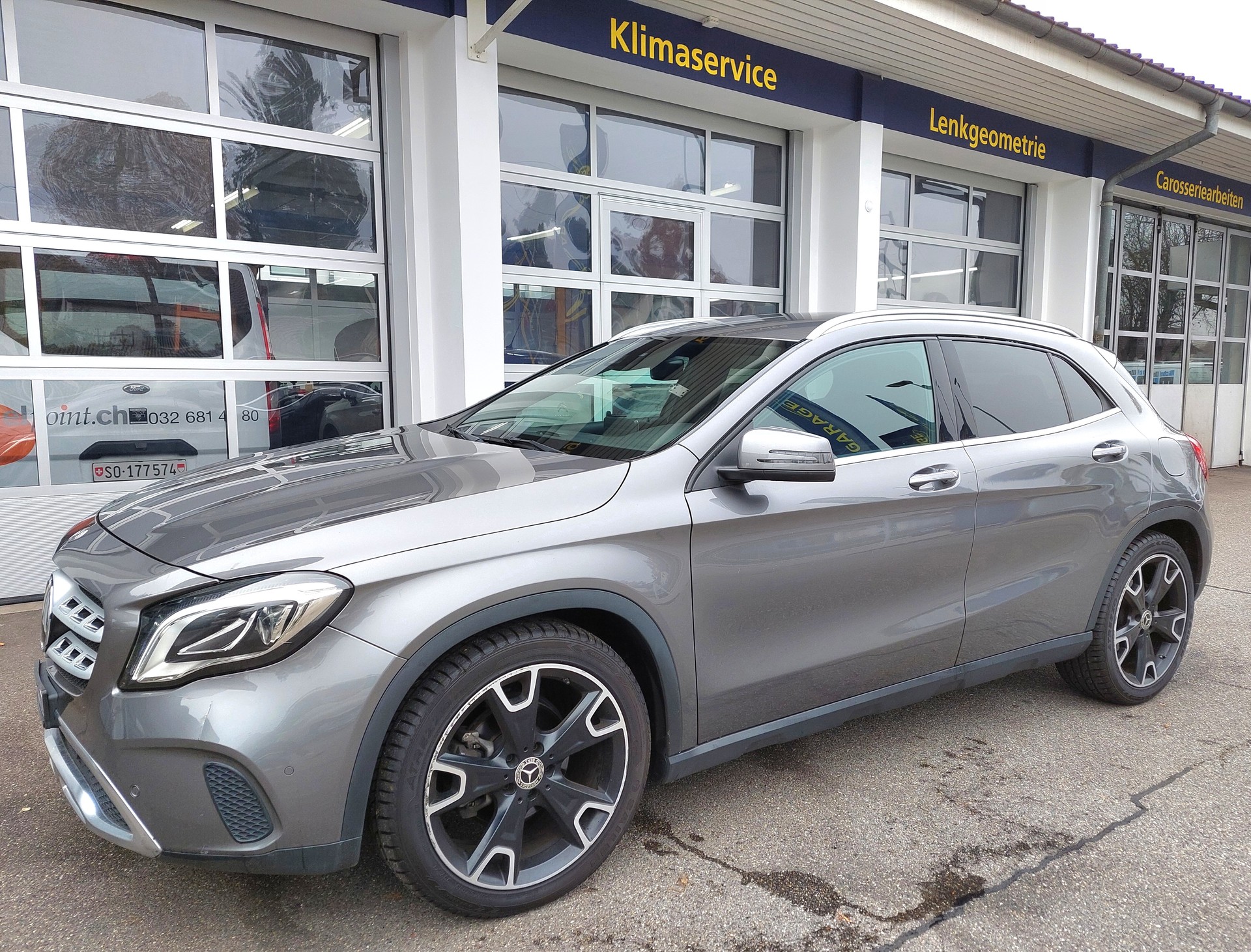 MERCEDES-BENZ GLA 200 d Swiss Star Edition AMG 4Matic 7G-DCT