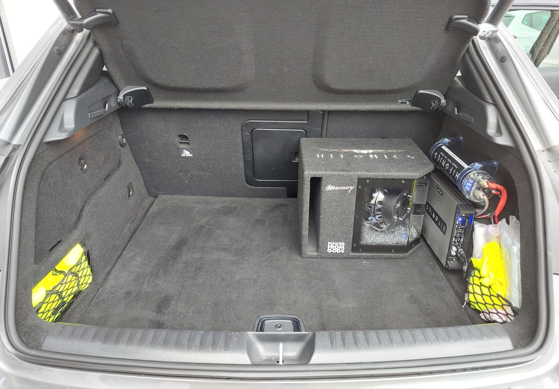 MERCEDES-BENZ GLA 200 d Swiss Star Edition AMG 4Matic 7G-DCT-image-11