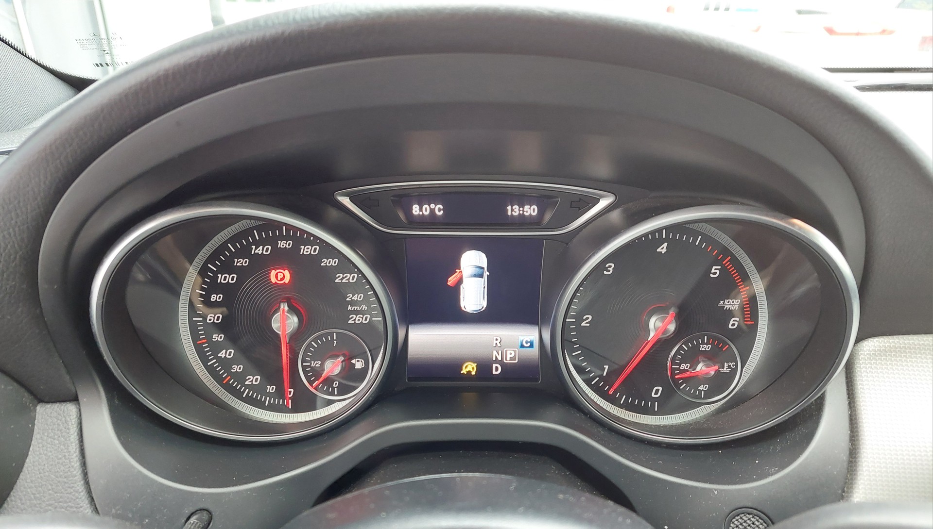 MERCEDES-BENZ GLA 200 d Swiss Star Edition AMG 4Matic 7G-DCT-image-8