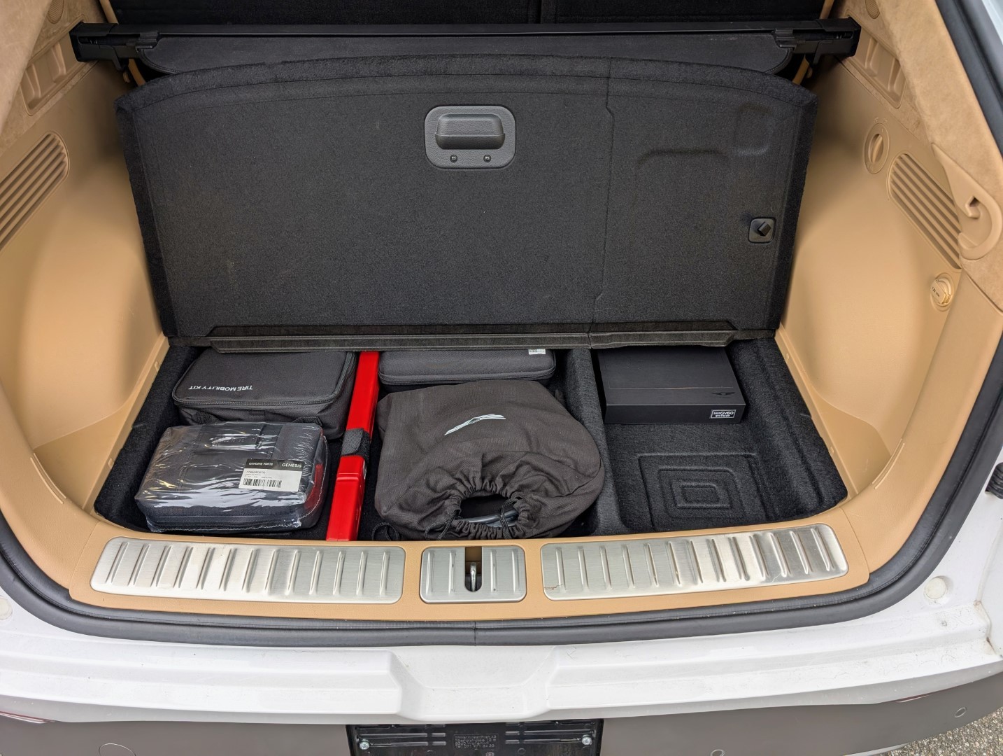 GENESIS GV60 77.4 kWh Sport AWD-image-12