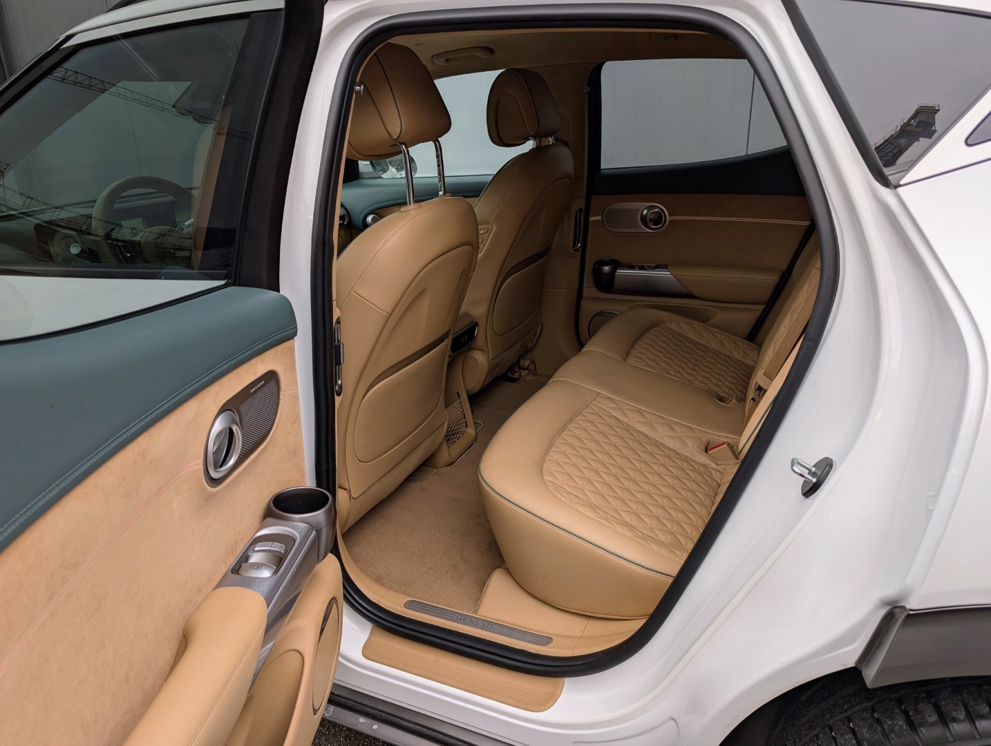 GENESIS GV60 77.4 kWh Sport AWD-image-9