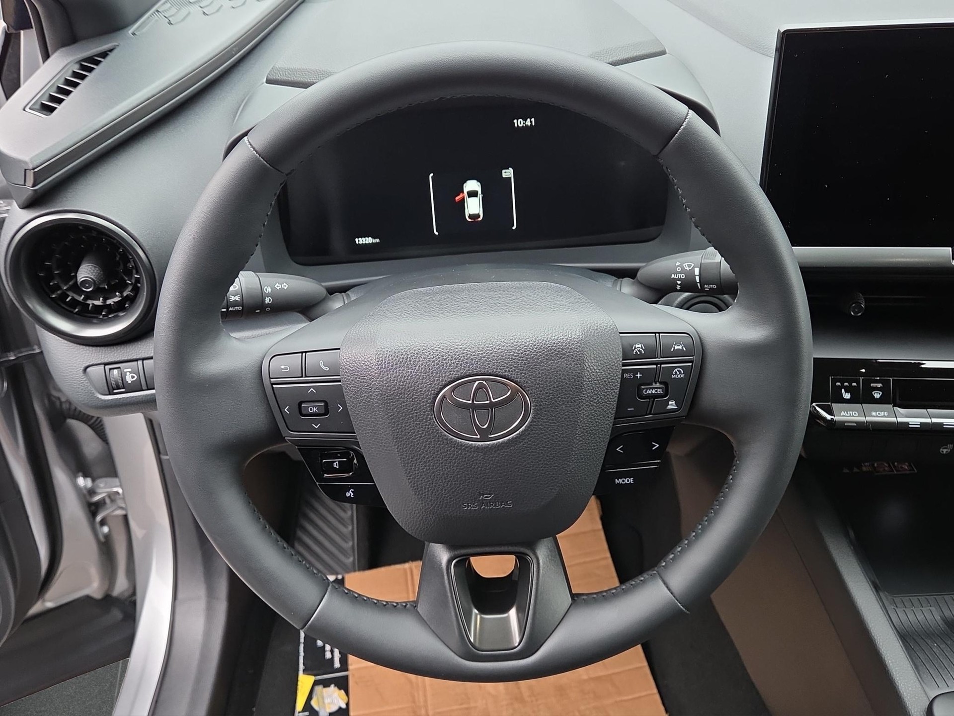 TOYOTA C-HR 2.0 PHEV Swiss Edition-image-9