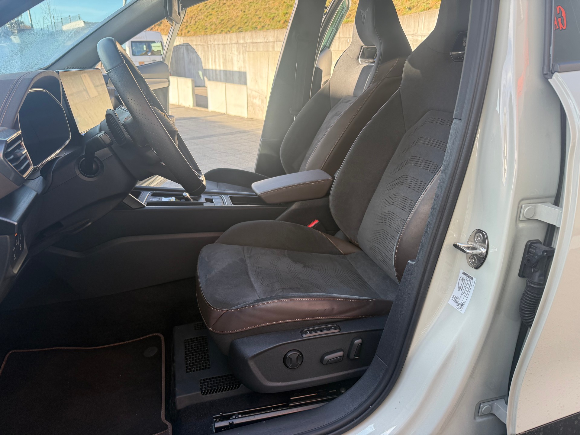 CUPRA Formentor 2.5TSI VZ5 Taiga Grey 4Drive DSG-image-9