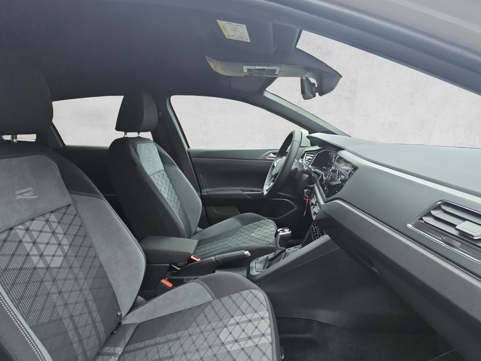 VW Taigo 1.5 TSI R-Line DSG-image-12