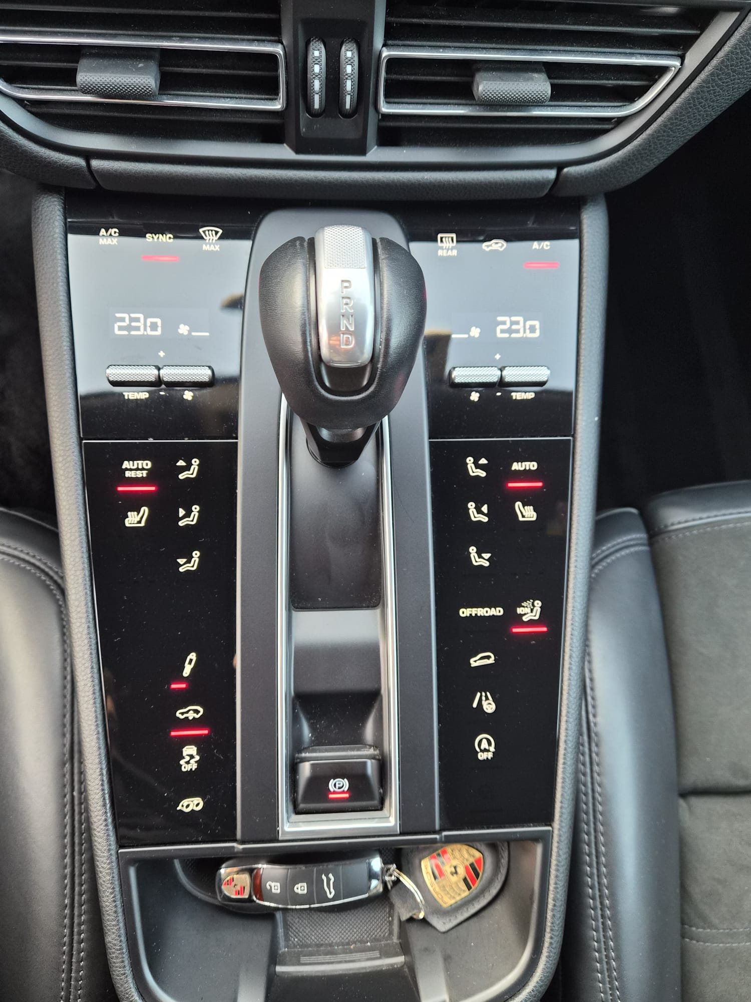 PORSCHE Macan GTS PDK-image-4
